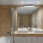 Apartment 2br With Sea Views In Benahavis