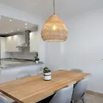 2br With Sea Views In Benahavis Apartment