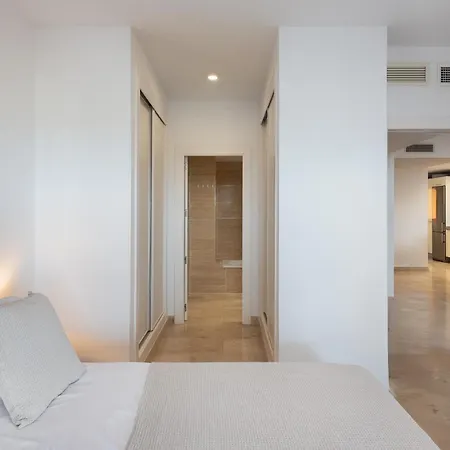 Apartment 2br With Sea Views In Benahavis *