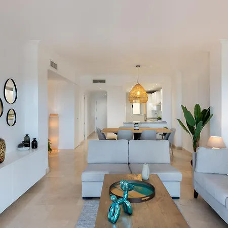 2br With Sea Views In Benahavis Apartamento