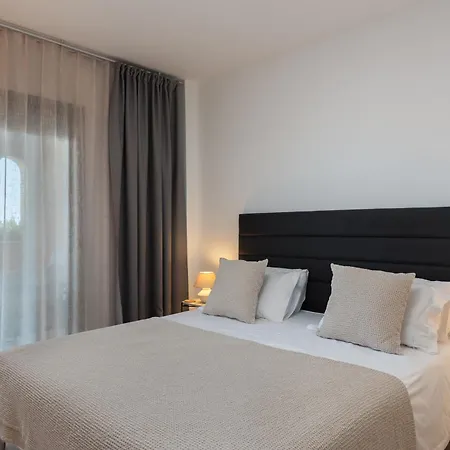 2-bedroom Sea View In Benahavis Apartment *