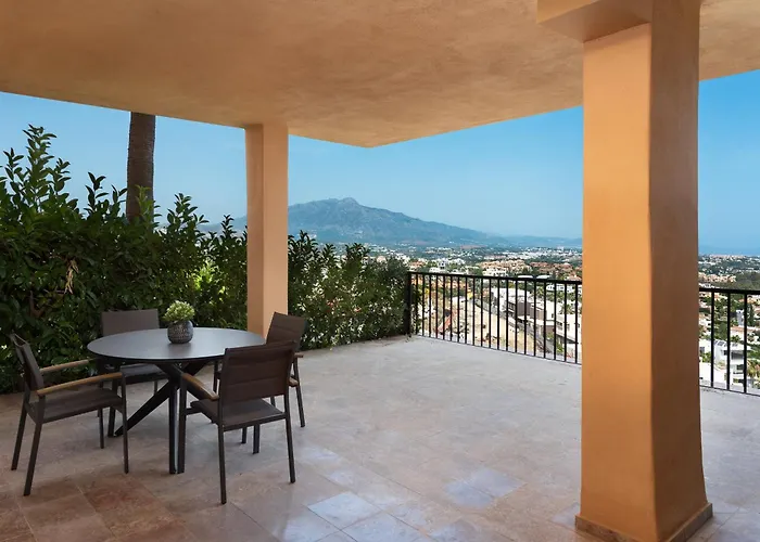 Apartamento 2-bedroom Sea View In Benahavis *
