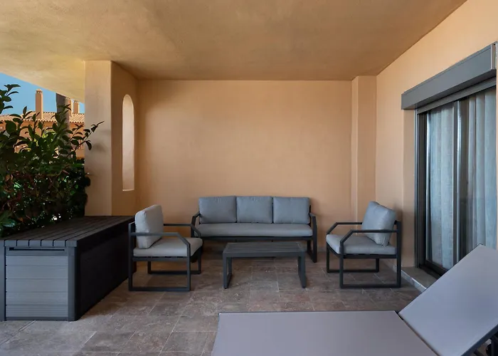 2-bedroom Sea View In Benahavis